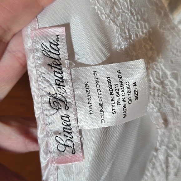 Linea Donatella White Fitted Camisole with Spaghetti Straps - Picture 2 of 2